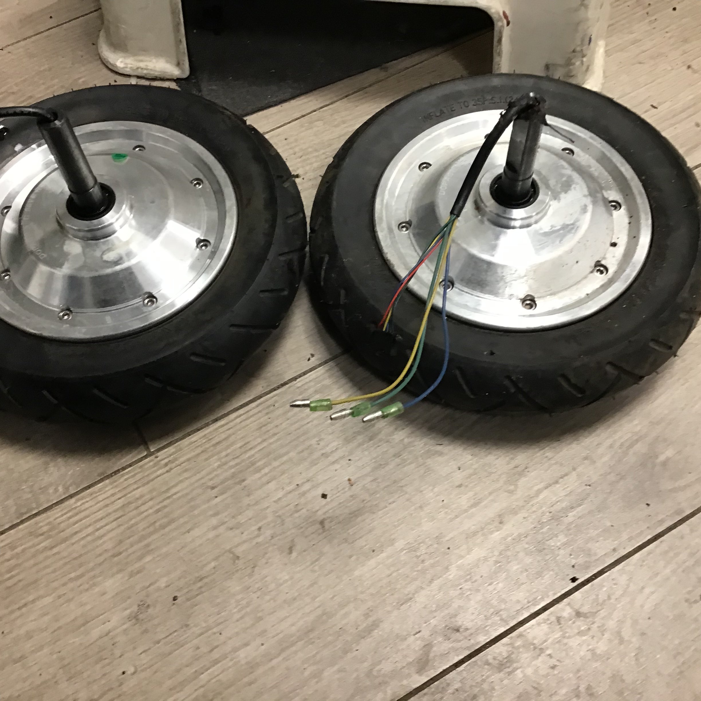 Used PNEUMATIC WHEEL / MOTOR 350W 10 inch Hoverboard